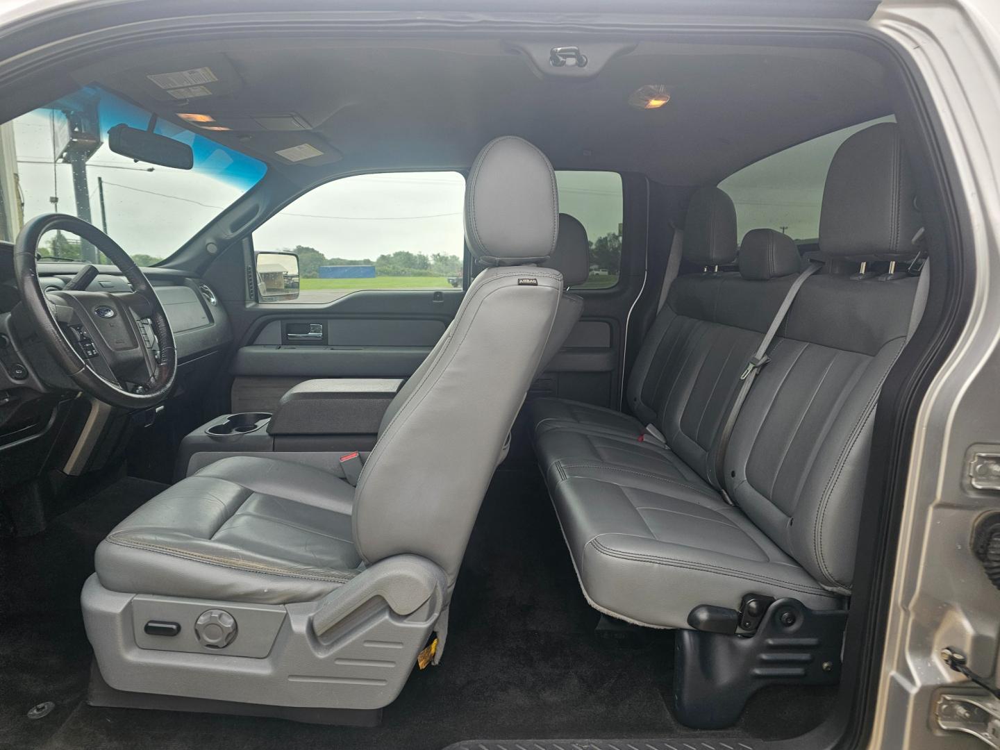 2014 SILVER Ford F-150 XLT SuperCab 8-ft. Bed 2WD (1FTEX1CM8EF) with an 3.7L V6 DOHC 24V engine, 6-Speed Automatic transmission, located at 533 S Seven Points BLVD, Seven Points, TX, 75143, (430) 255-4030, 32.313999, -96.209351 - Photo#5